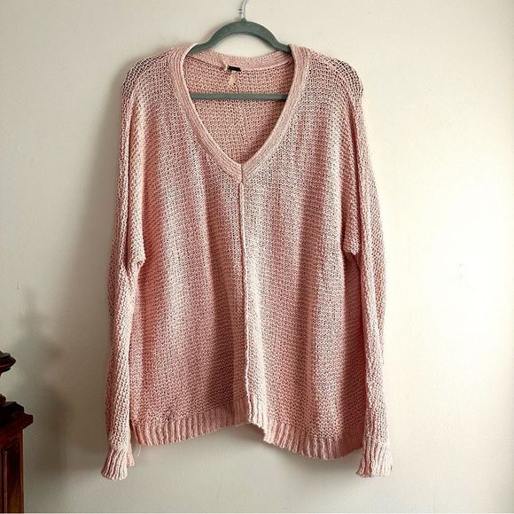 Free People • Oversize Knit V-Neck‎ Sweater - Picture 1 of 7
